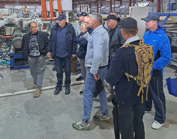 Экскурсия вместо слов: участникам СВО показали реальные условия труда на предприятии Экскурсия вместо слов: участникам СВО показали реальные условия труда на предприятии