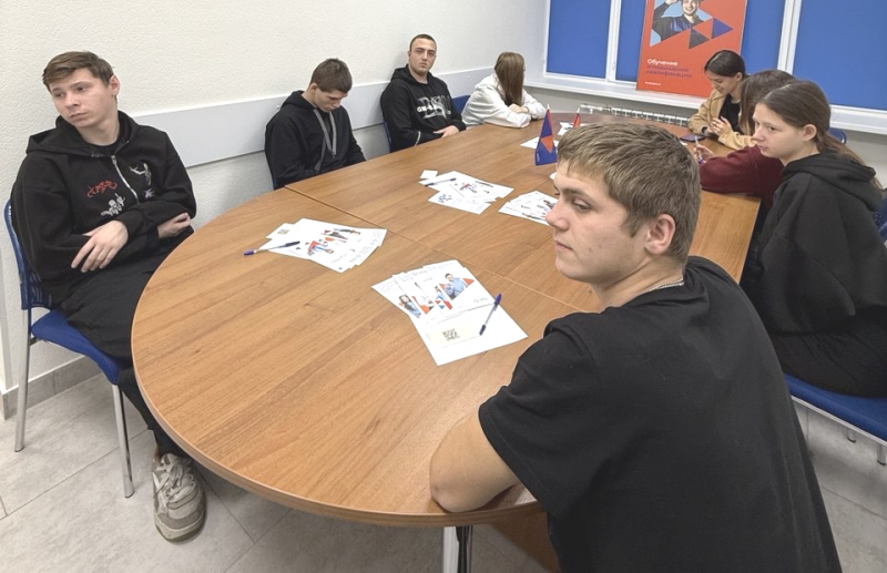 Студенты Чернянского агромеханического техникума познакомились с деятельностью Кадрового центра «Работа России»