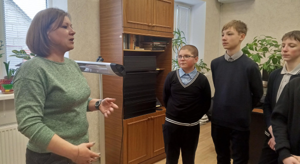 Экскурсия в редакцию газеты «Ясный ключ» для пятнадцати корочанских школьников