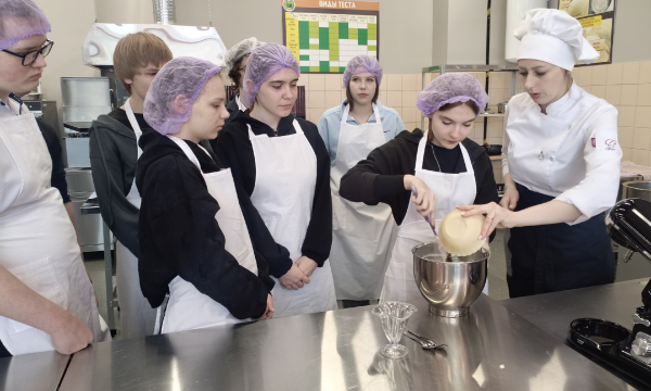 Школьники «примерили» профессии в Чернянском агромеханическом техникуме