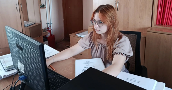 В Короче 18-летняя выпускница устроилась на работу по специальности благодаря кадровому центру