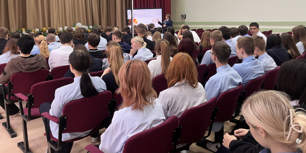 В Губкине школьникам рассказали, как не остаться без работы после института и колледжа В Губкине школьникам рассказали, как не остаться без работы после института и колледжа