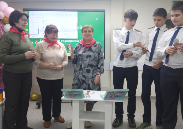 Профессии объединяют: в батле между школьниками и старшим поколением победила дружба