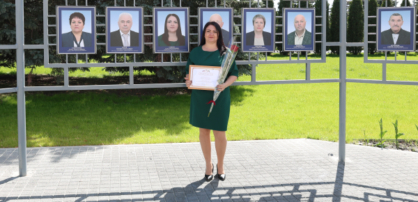 Сотрудник кадрового центра  — в числе лучших тружеников Чернянского округа