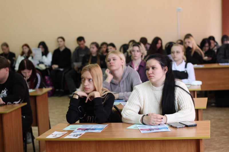 Сорок семь студентов познакомились с мерами поддержки службы занятости