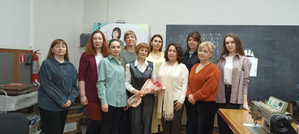 6 безработных Белгородского кадрового центра освоили профессию портной