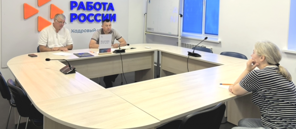 Спортивный комплекс в Губкине нашёл новых кандидатов в рабочий коллектив на ярмарке вакансий Спортивный комплекс в Губкине нашёл новых кандидатов в рабочий коллектив на ярмарке вакансий