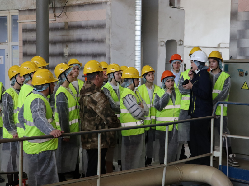 Чернянский кадровый центр продолжает работу по популяризации рабочих специальностей