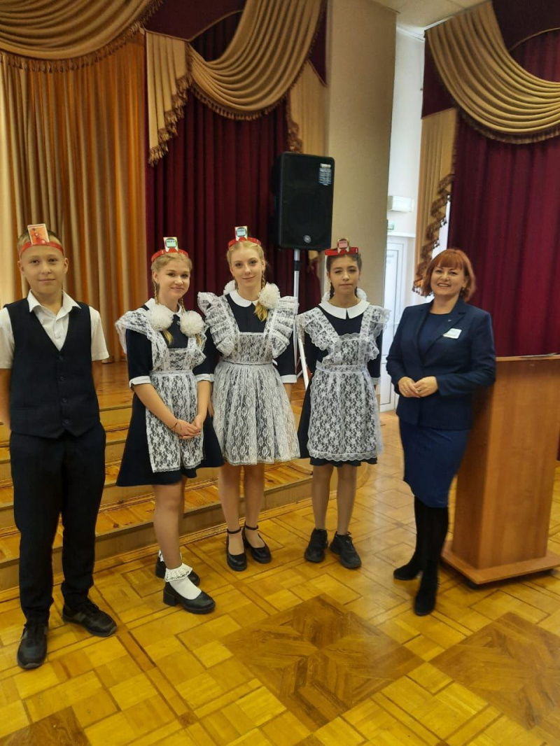 Специалист Старооскольского кадрового центра помогла с выбором профессии 283 школьникам