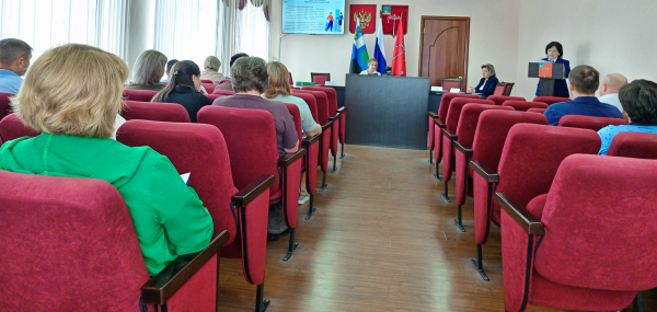 В Бирюче представители бизнеса узнали, как выгодно нанять сотрудника из особых категорий