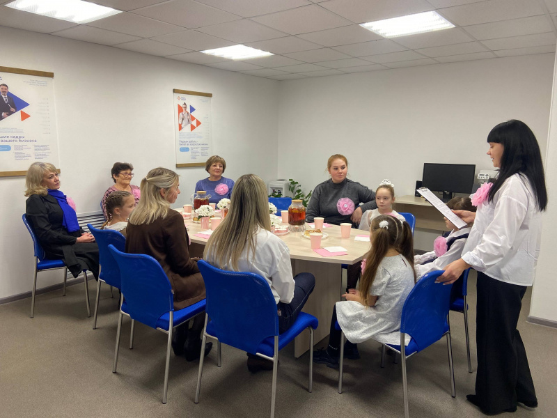 В Валуйском кадровом центре состоялось мероприятие с участием матерей участников СВО