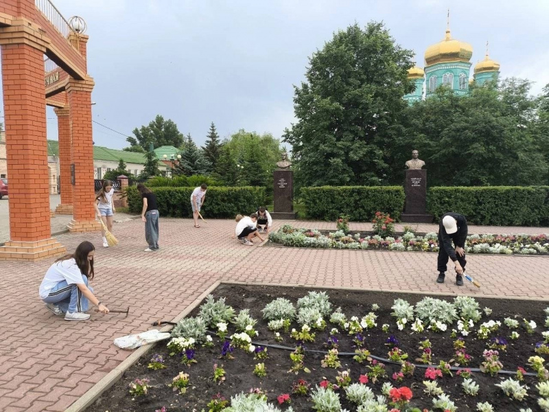 В Ровеньском районе подростков активно вовлекают в трудовую деятельность