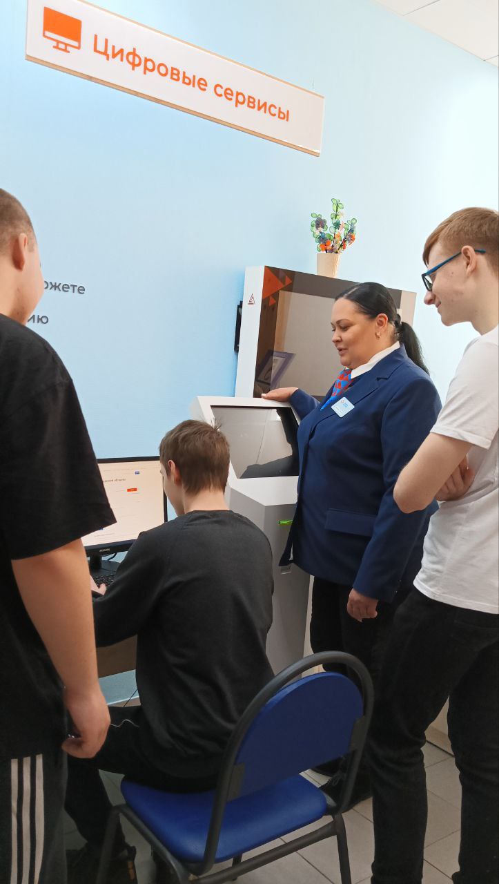 Семь студентов агромеханического ремесленного техникума посетили Шебекинский кадровый центр