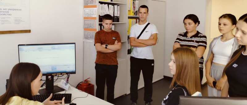 Ракитянские школьники познакомились с деятельностью Кадрового центра «Работа России»