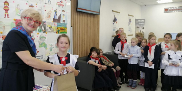 В Губкинском кадровом центре подвели итоги акции рисунков