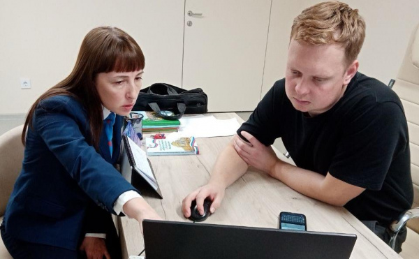 Специалист Губкинского кадрового центра провела выездную акцию «Будь в курсе»