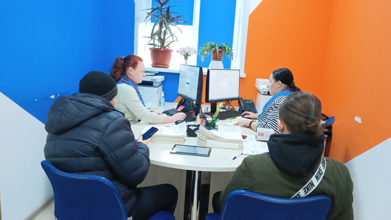 Шебекинский кадровый центр трудоустроил 37 подростков в осенний период