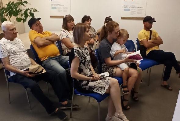 Тридцать два Валуйских безработных с начала года получили психологическую поддержку, а одиннадцать из них уже нашли желаемую работу