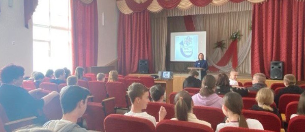 Профессиональная ориентация учащихся 6-9х классов МБОУ «Сорокинская ООШ» с профконсультантом Старооскольского кадрового центра    